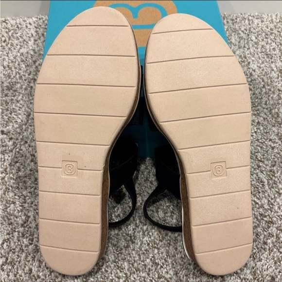 NIB Bzees Bravo Women's Strappy Wedge Sandals in Black Sz 10 - Picture 7 of 12